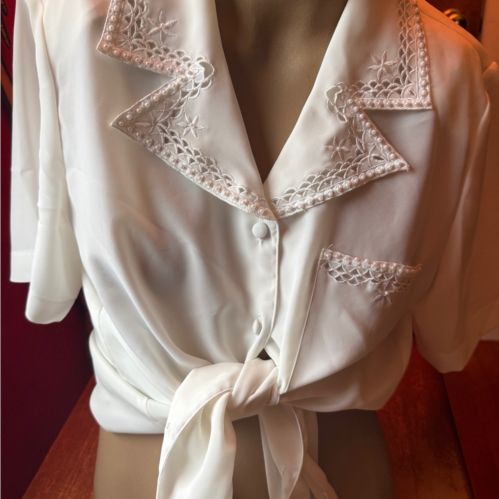 Vintage Elegant White Beaded Embroidered Women's Blouse - Picture 6 of 7